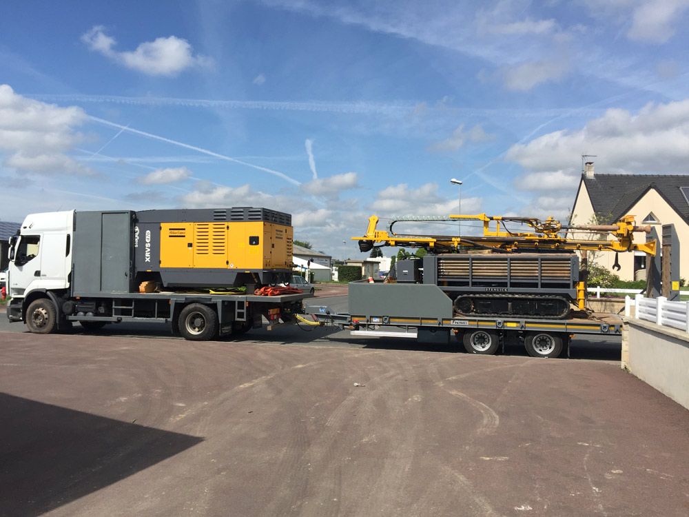 Forage d'eau pour la géothermie ainsi que sondes géothermiques verticales pour tout type de maison ou bâtiment.